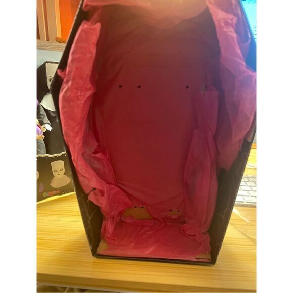 Mezco Living Dead Dolls Sinister Minister & Bad Habit Spencers Exclusive 2000 - Picture 7 of 16